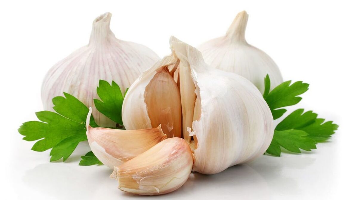 Garlic helps clear worms from the body