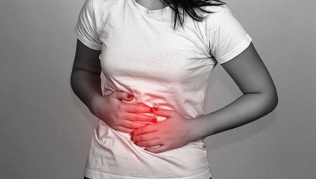 Abdominal pain is a common symptom of parasites in the intestines. 